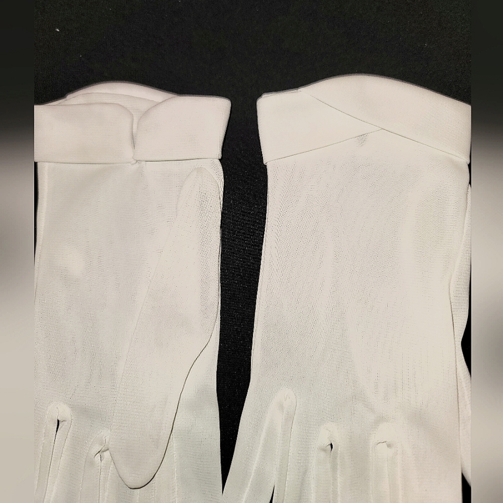 50s White nylon gloves, crossover cuff - Picture 3 of 4